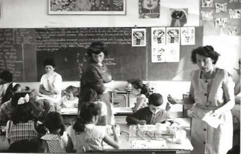 Jeanne Vrillon dans la classe de Jeanne Monthubert (ph B Monthubert)